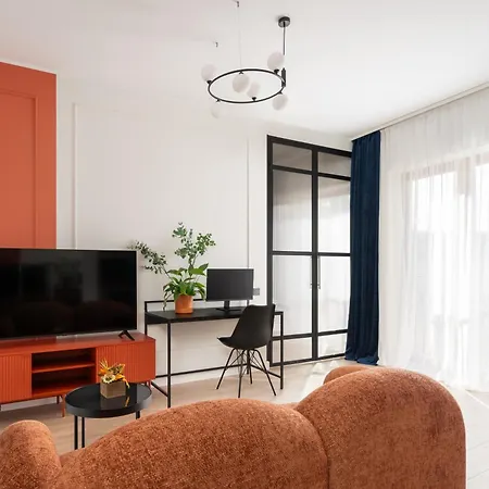 New Old Town Flat, Free Parking, Tv, Work Desk, Monitor, Ac, Security דירה *