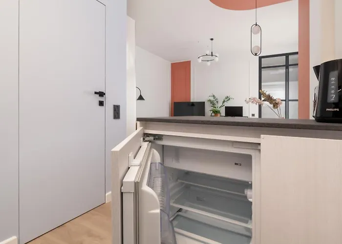 Апартаменты New Old Town Flat, Free Parking, Tv, Work Desk, Monitor, Ac, Security Рига