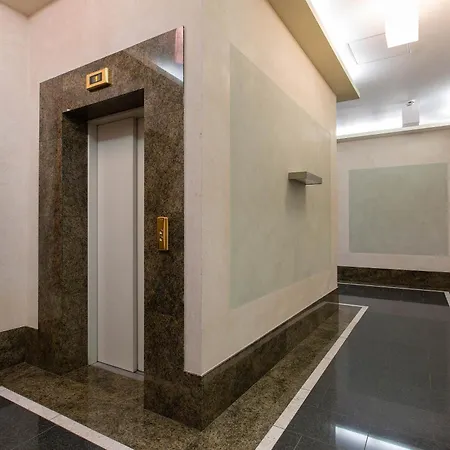 New Old Town Flat, Free Parking, Tv, Work Desk, Monitor, Ac, Security Ryga
