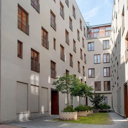 아파트 New Old Town Flat, Free Parking, Tv, Work Desk, Monitor, Ac, Security 리가